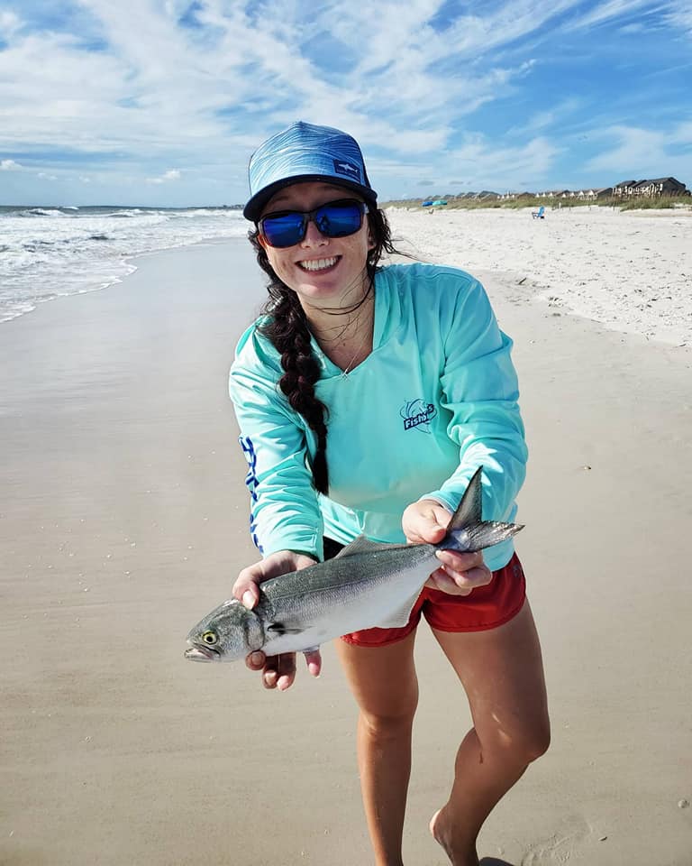 SURF FISHING the BEACH for BLUEFISH with CIRCLE HOOKS and BUNKER CHUNKS 